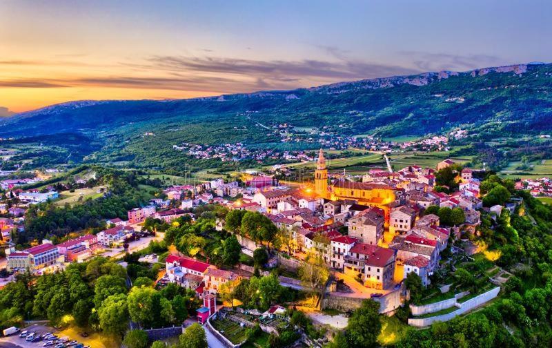 Casa Luana Villa Roč Buitenkant foto